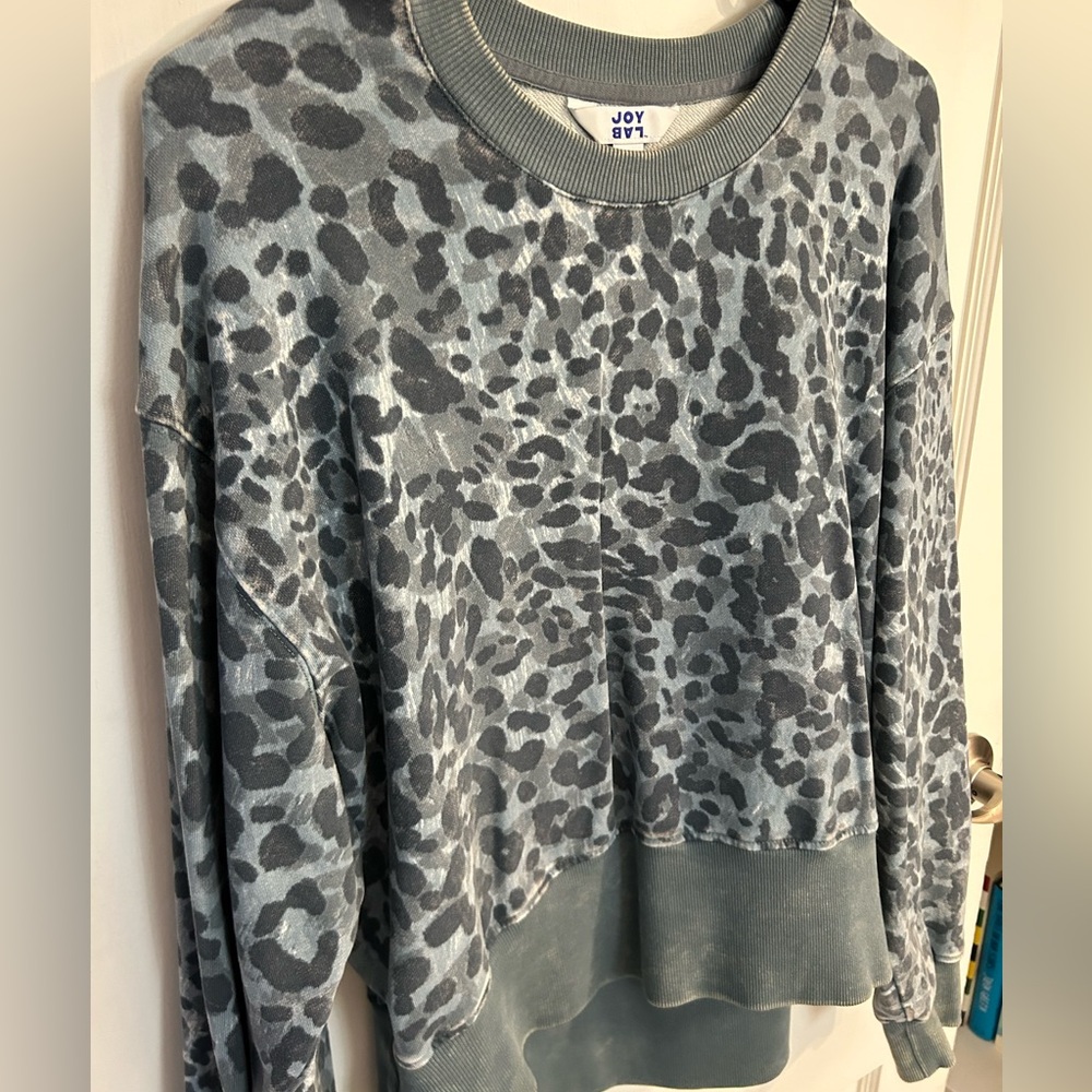Joy Lab Cheetah women’s workout crewneck sweatshirt